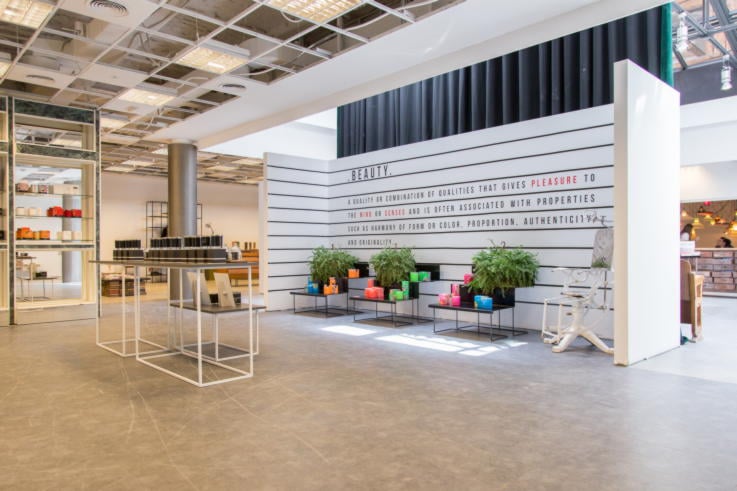 El Paracaidista - Retail Space Design